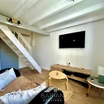 Duplex Confortable Avec Climatisation Et Cour - Menage Et Linge Inclus