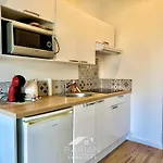 Duplex Confortable Avec Climatisation Et Cour - Menage Et Linge Inclus