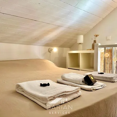 Duplex Confortable Avec Climatisation Et Cour - Menage Et Linge Inclus * La Rochelle (Charente-Maritime)